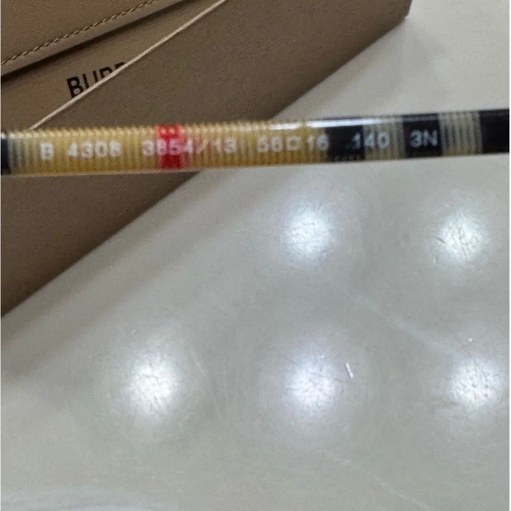 Burberry Sunglasses NWOT - Picture 4 of 16